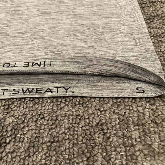 Metal Vent Tech Small Men’s Lululemon Performance Active Top Shirt S Grey - Picture 3 of 6